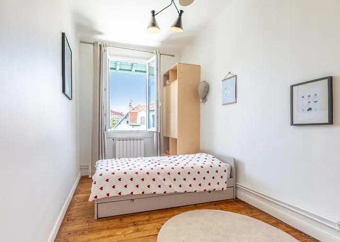 度假居 Suzy - Charmante Maison De - Quartier Beaurivage 比亚里茨